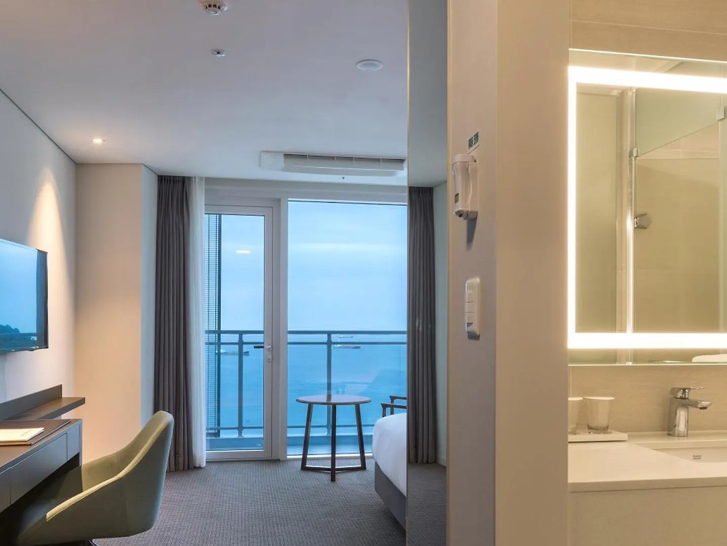 ****  Grab The Ocean Songdo Hotel Busan South Korea
