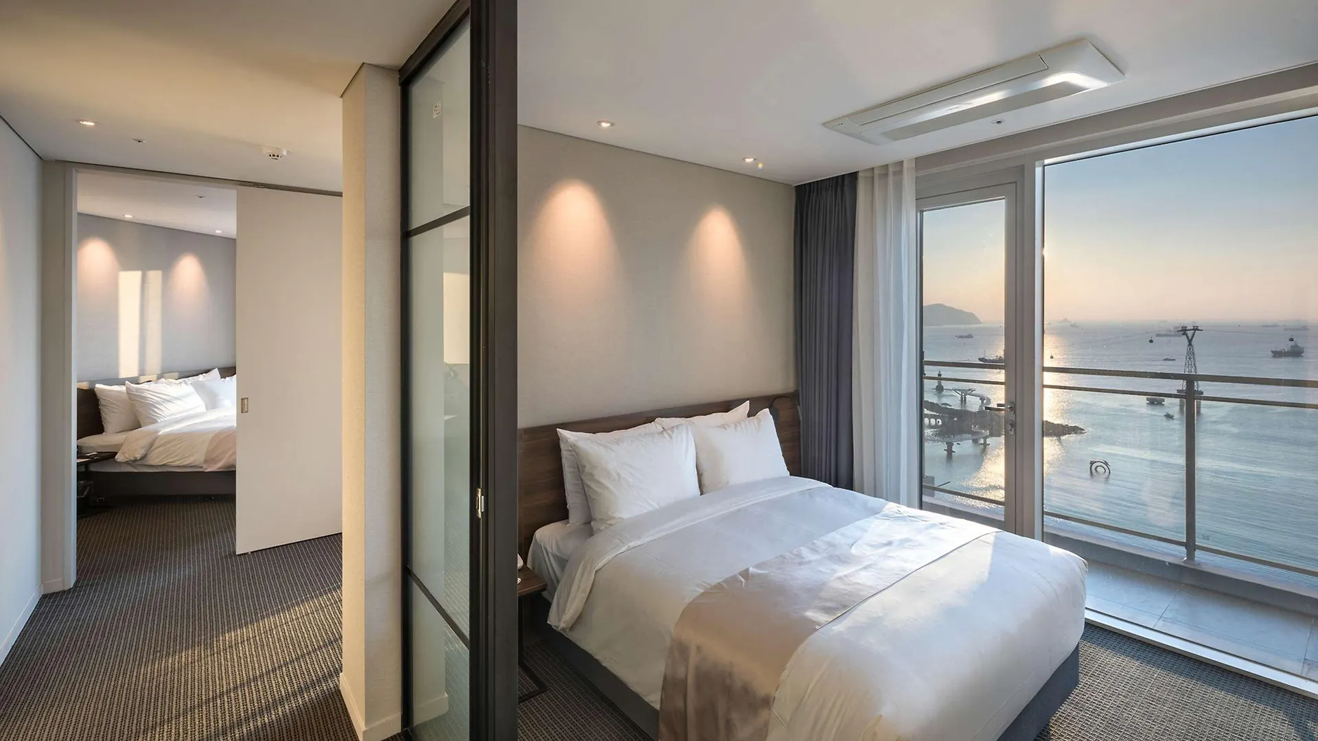 Отель Grab The Ocean Songdo Пусан