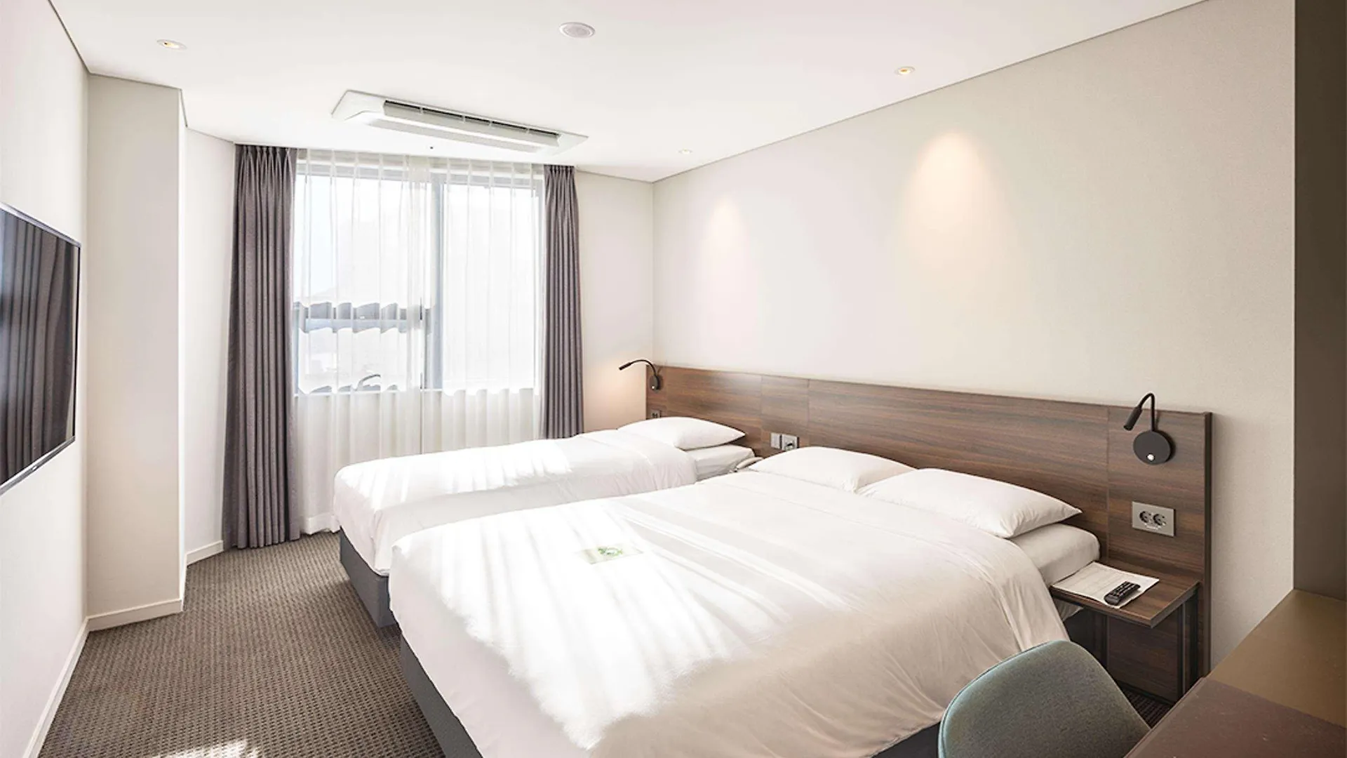 Отель Grab The Ocean Songdo Пусан 4*,